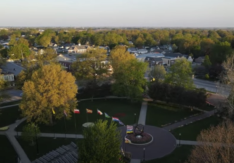 Charming Escapes: Discover the 8 Best Small Towns in Iowa